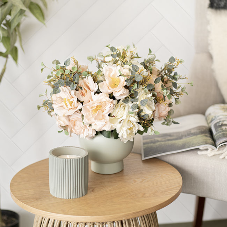 olive candle with flowers